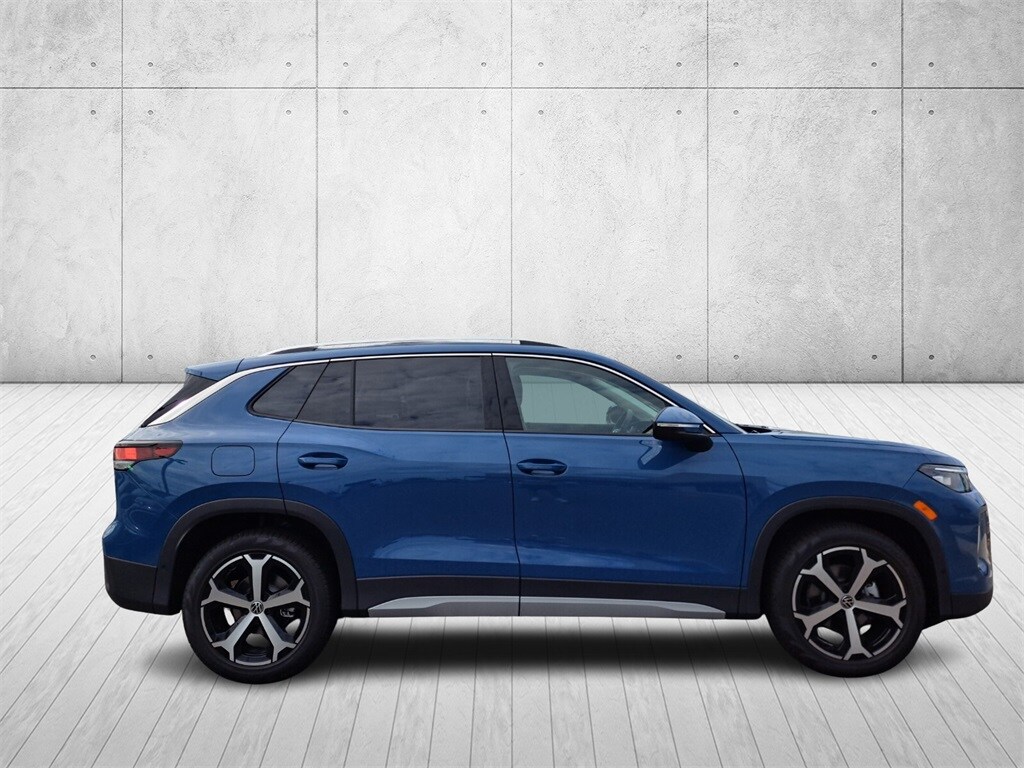 2025 Volkswagen Tiguan SE photo 4