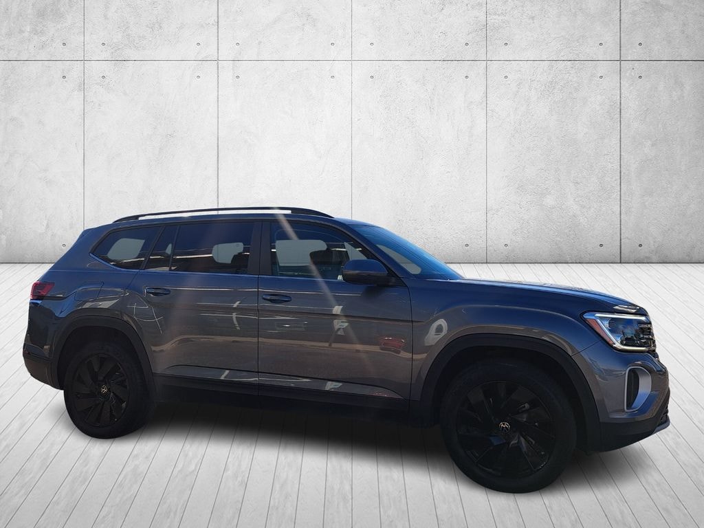 Used 2024 Volkswagen Atlas 2.0T SE w/Technology SUV
