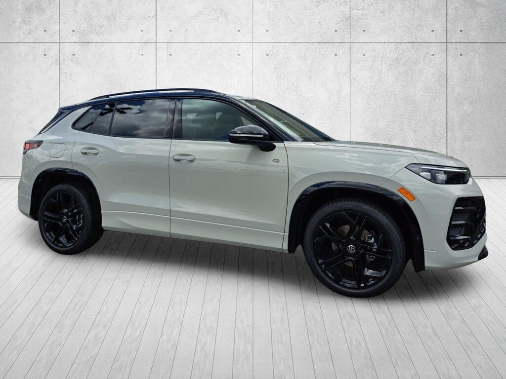New 2026 Volkswagen Tiguan 2.0T SE R-Line Black SUV
