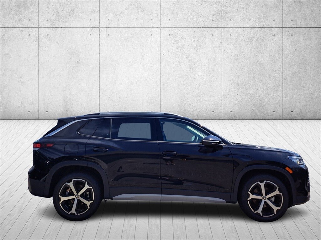 2025 Volkswagen Tiguan SE photo 3