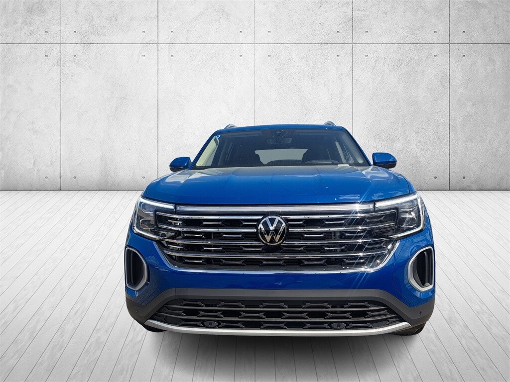 2025 Volkswagen Atlas SEL photo 2