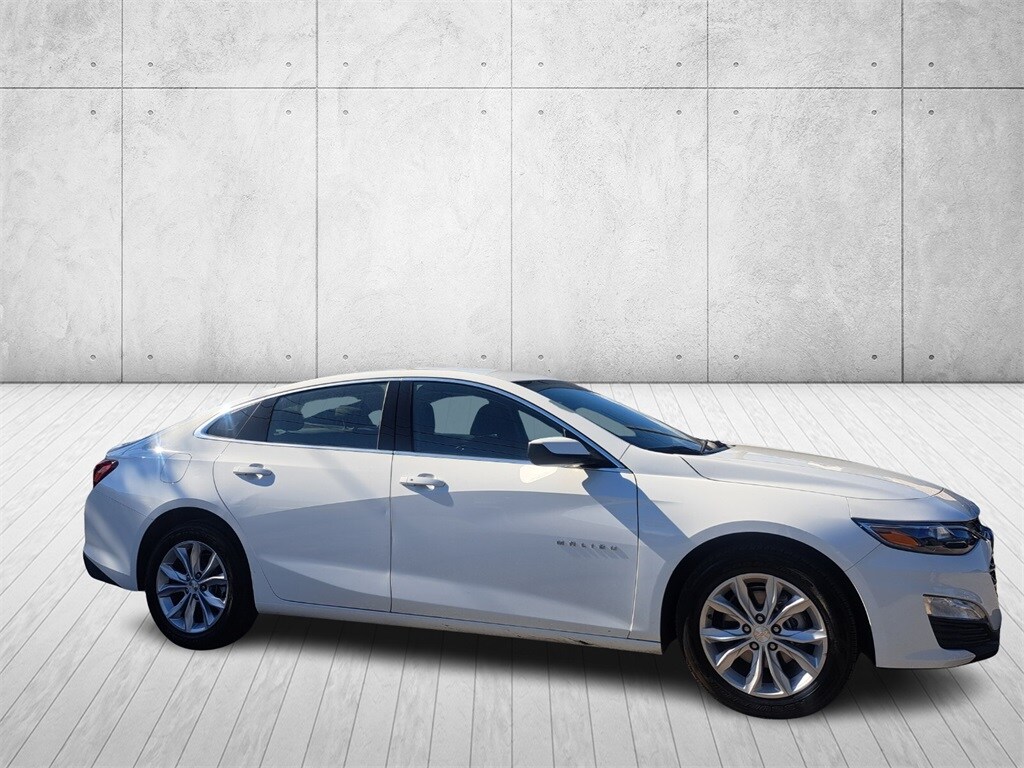 2025 Chevrolet Malibu 1LT photo 3