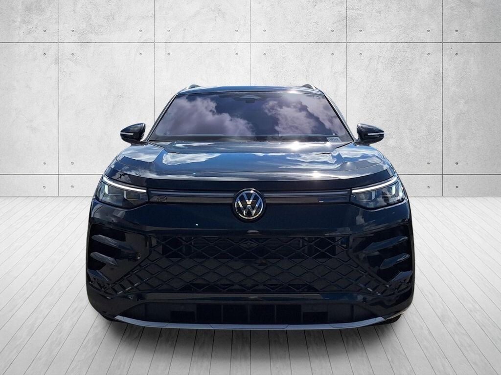 New 2026 Volkswagen Tiguan 2.0T SEL R-Line SUV