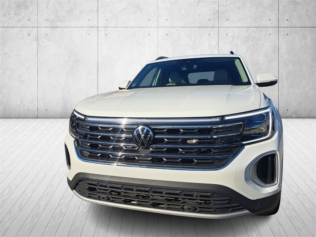 2026 Volkswagen Atlas SE Technology photo 2