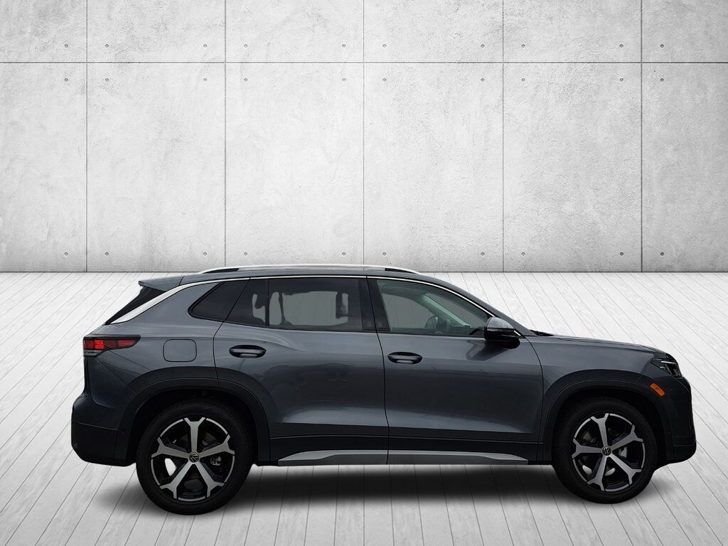 New 2026 Volkswagen Tiguan 2.0T SE SUV