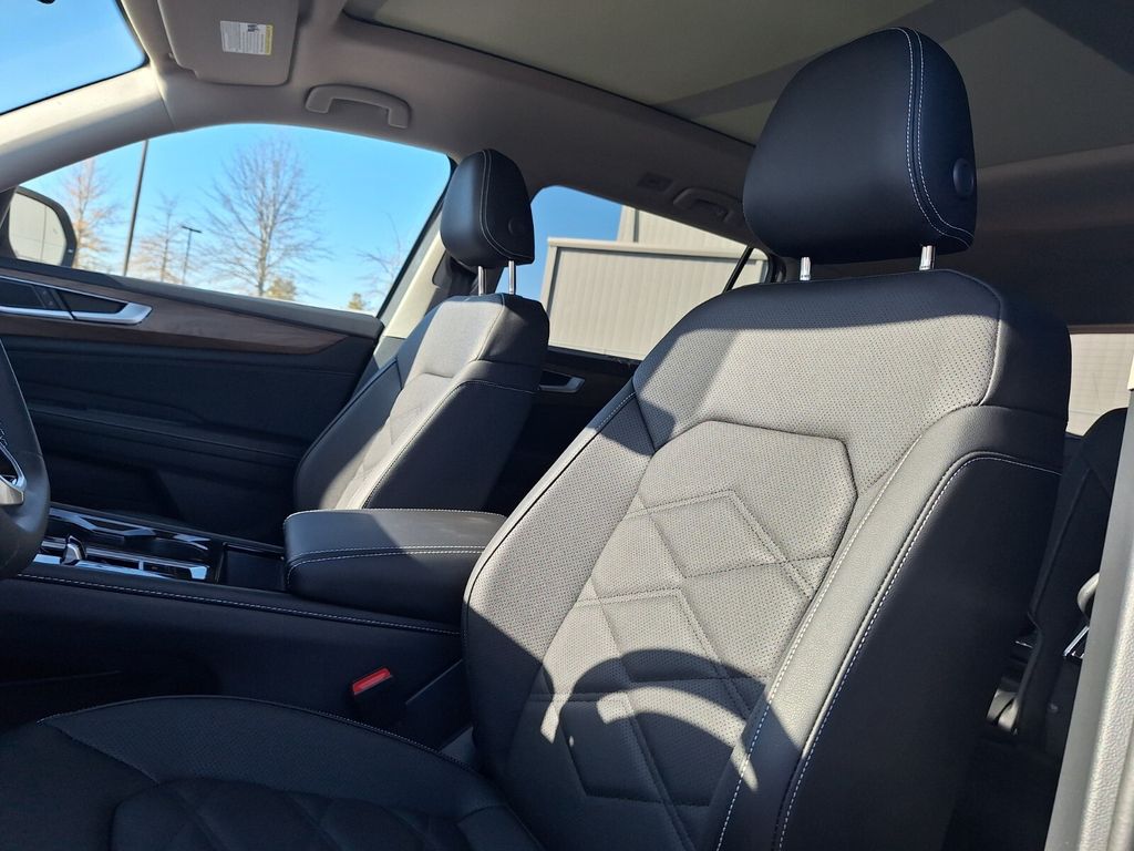 2026 Volkswagen Atlas SE w/Tech - Photo 11