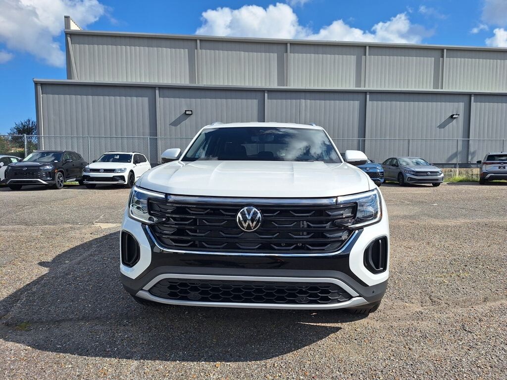 New 2026 Volkswagen Atlas Cross Sport 2.0T SE w/Technology SUV