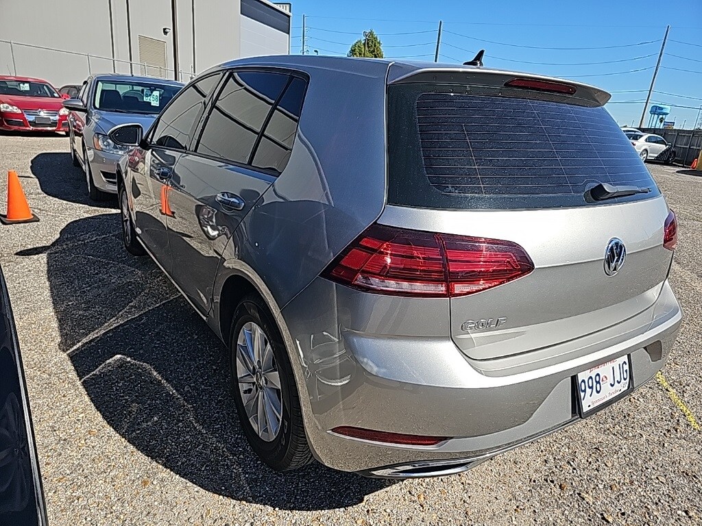 2019 Volkswagen Golf S photo 2
