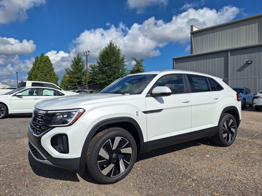 New 2026 Volkswagen Atlas Cross Sport 2.0T SE w/Technology SUV