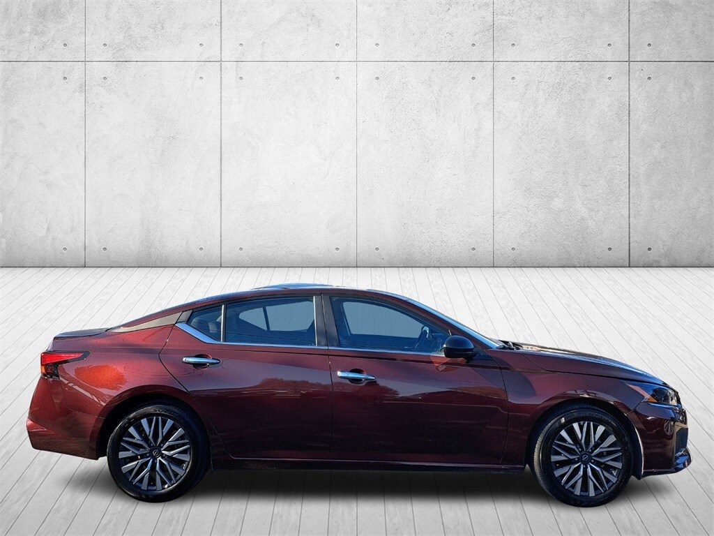 2025 Nissan Altima 2.5 SV photo 4