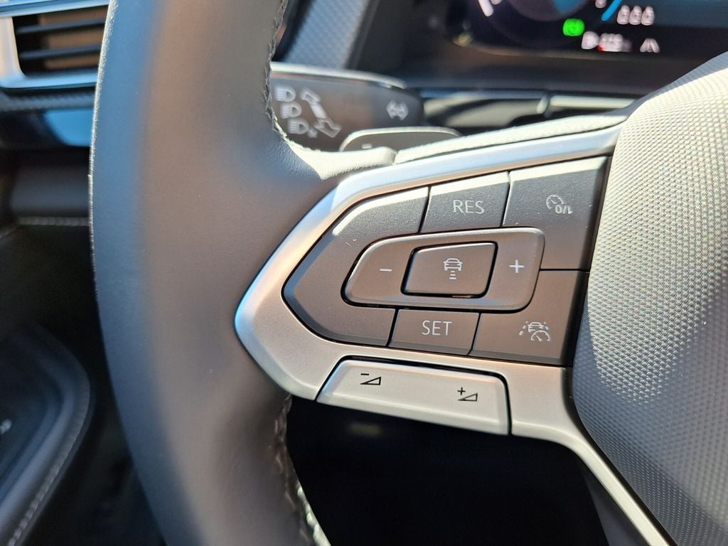 2026 Volkswagen Atlas Cross Sport SEL Premium R-LINE - Photo 17