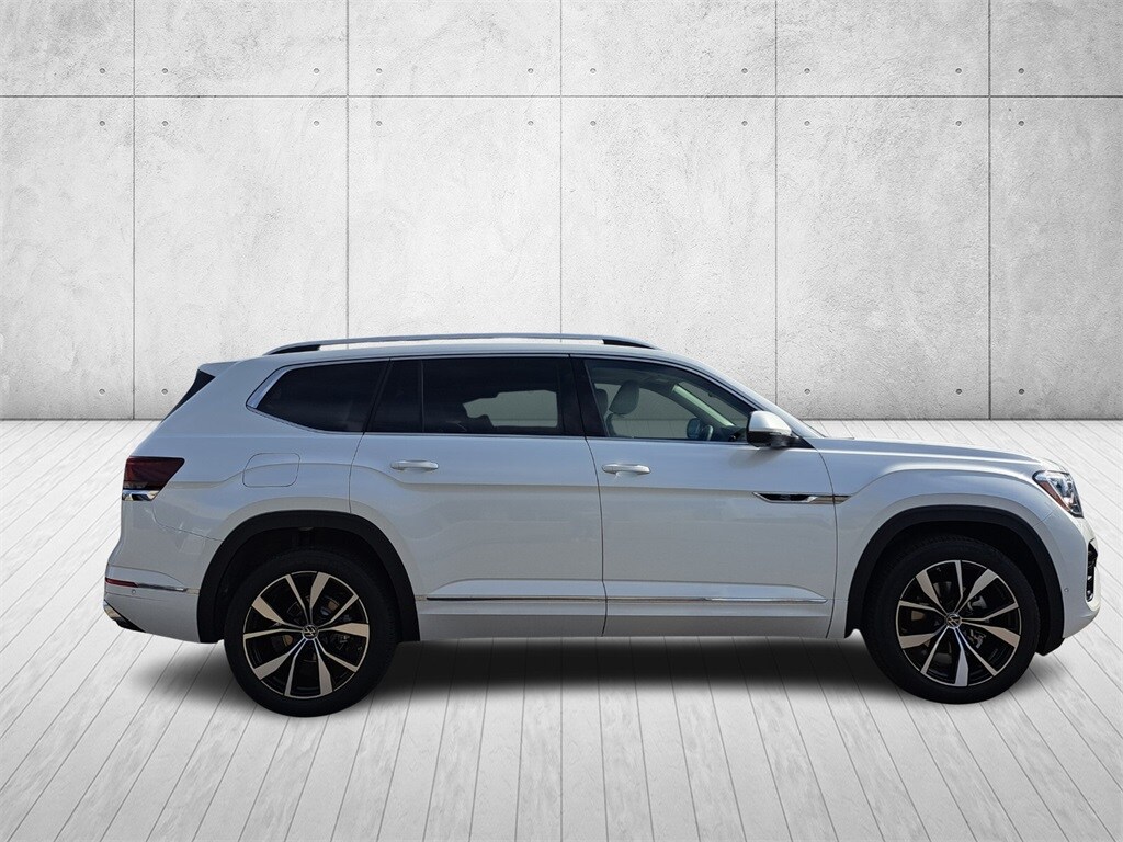 2026 Volkswagen Atlas SEL Premium R-Line photo 4