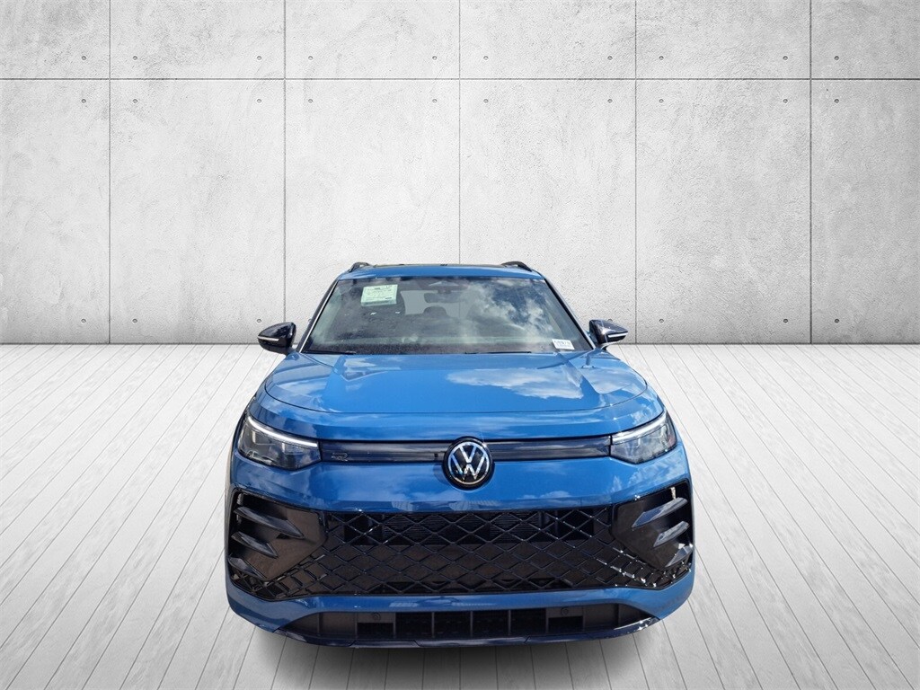 2025 Volkswagen Tiguan SE R-Line Black photo 2