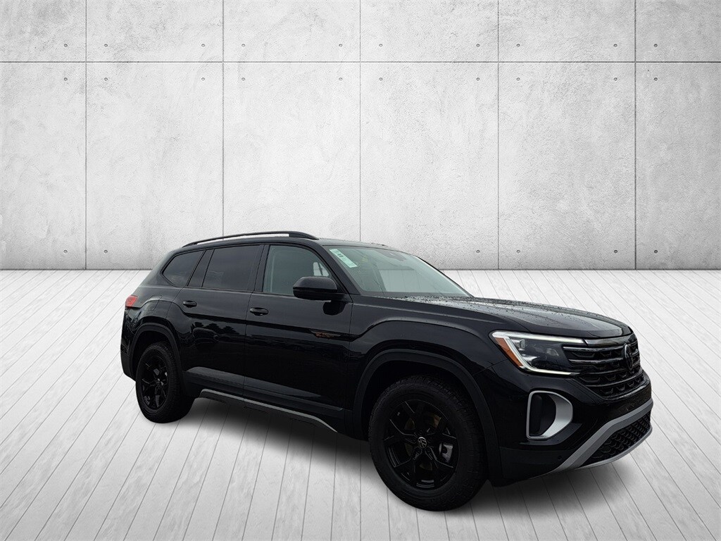 2025 Volkswagen Atlas SE Technology Peak Edition photo 2