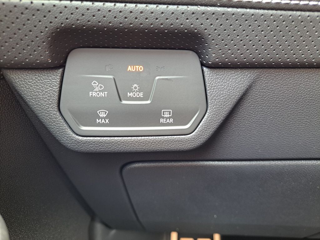 2026 Volkswagen Atlas Cross Sport SEL Premium R-LINE - Photo 15
