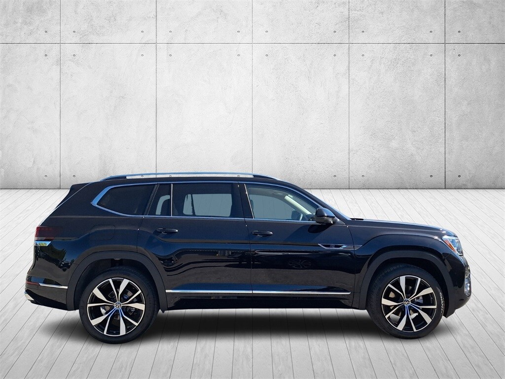 2026 Volkswagen Atlas SEL Premium R-Line photo 4