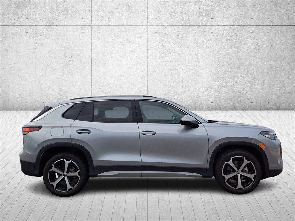 2025 Volkswagen Tiguan SE photo 4