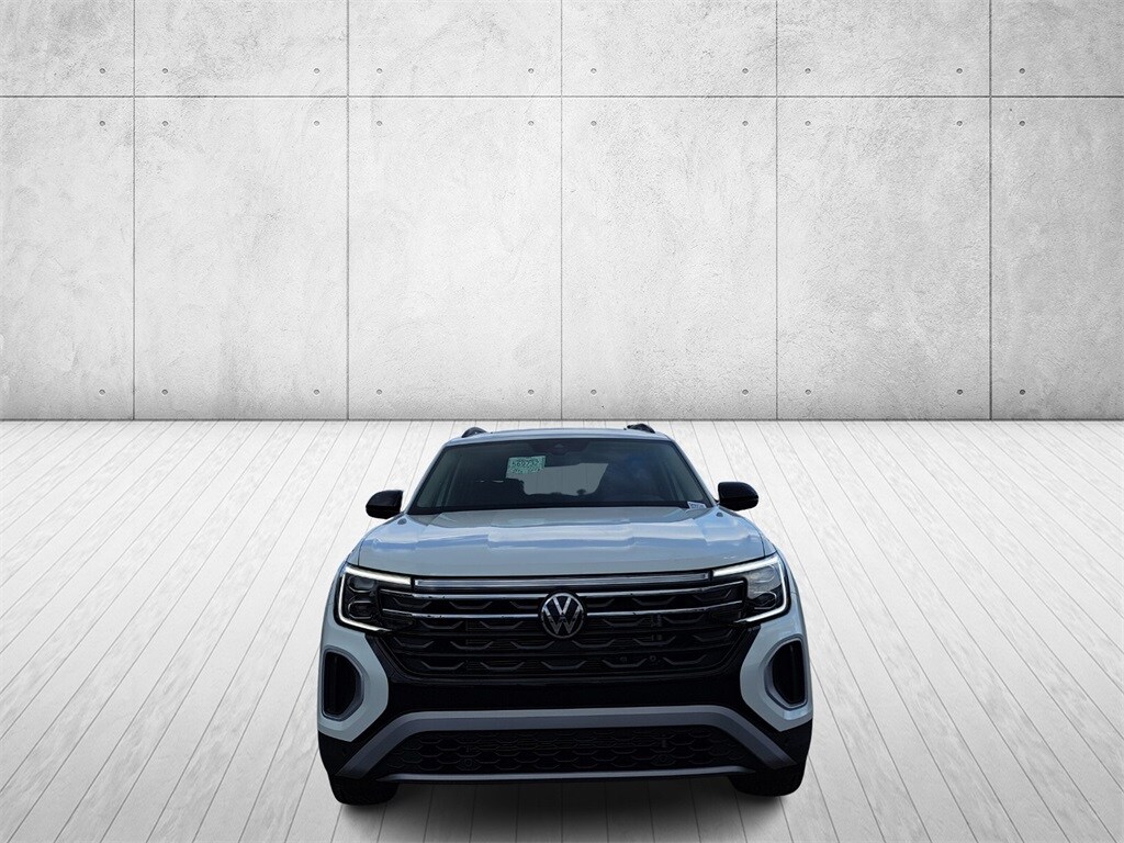 2025 Volkswagen Atlas SE Technology Peak Edition photo 3