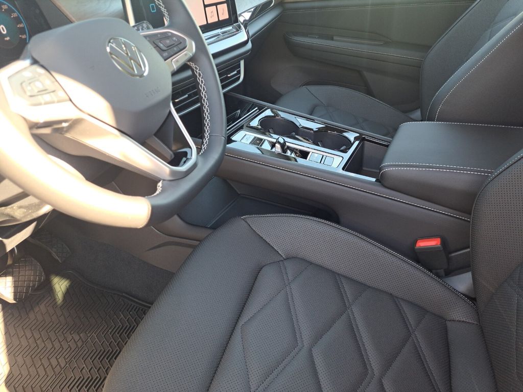2026 Volkswagen Atlas SE w/Tech - Photo 18
