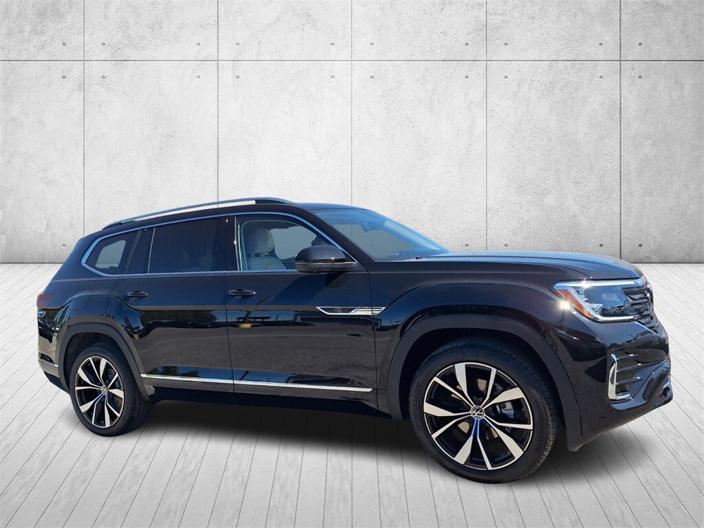 2026 Volkswagen Atlas SEL Premium R-Line photo 3