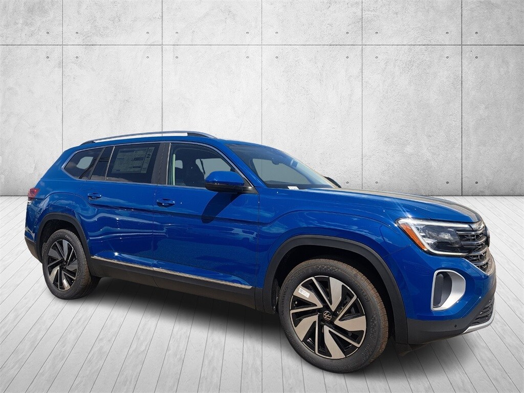 2025 Volkswagen Atlas SEL photo 3