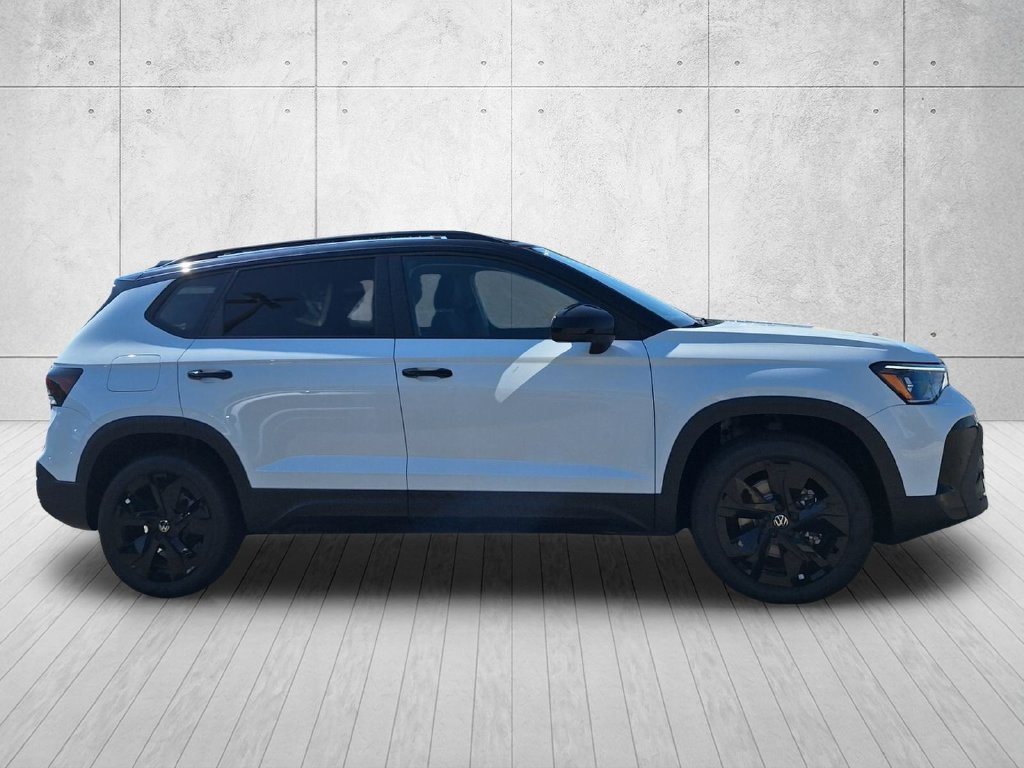 New 2027 Volkswagen Taos 1.5T SE Black SUV