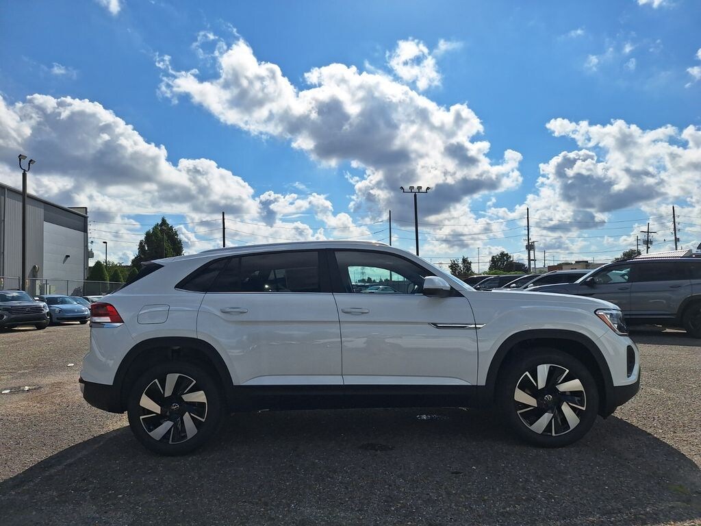 New 2026 Volkswagen Atlas Cross Sport 2.0T SE w/Technology SUV