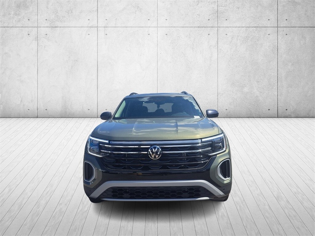 2025 Volkswagen Atlas SE Technology Peak Edition photo 2