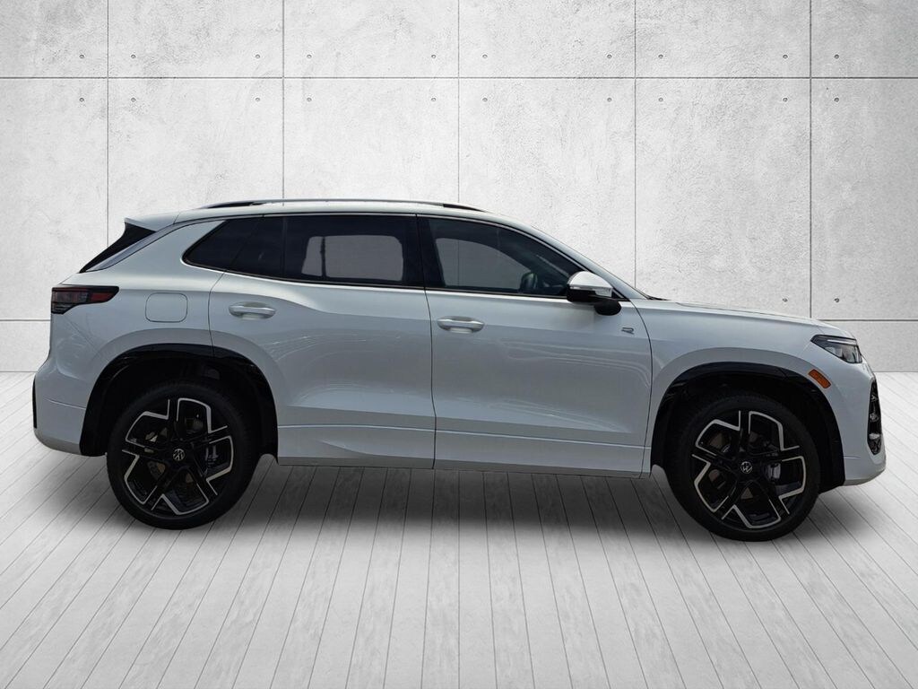 New 2026 Volkswagen Tiguan 2.0T SEL R-Line Turbo SUV