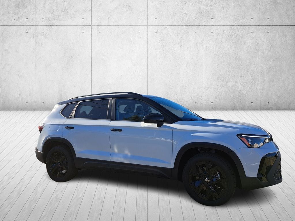 New 2026 Volkswagen Taos 1.5T SE Black SUV