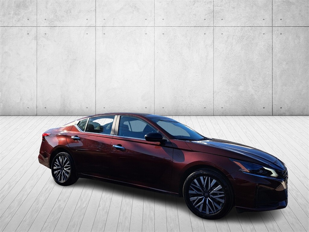 2025 Nissan Altima 2.5 SV photo 3