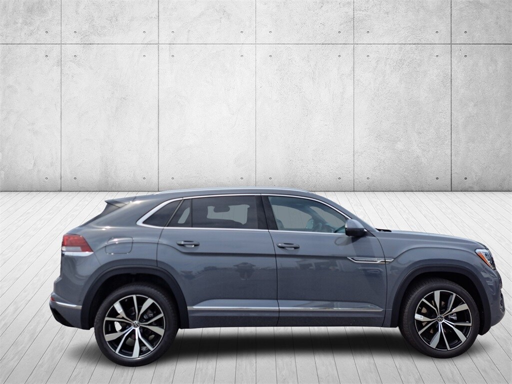 2026 Volkswagen Atlas Cross Sport SEL Premium R-Line photo 4
