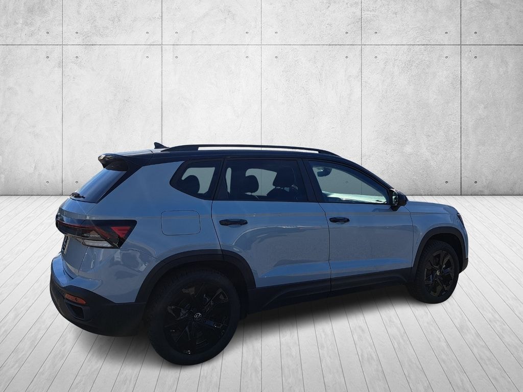 New 2026 Volkswagen Taos 1.5T SE Black SUV