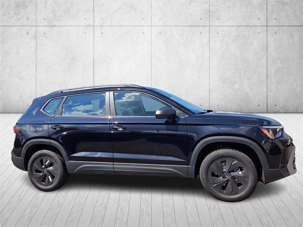 2025 Volkswagen Taos S photo 4