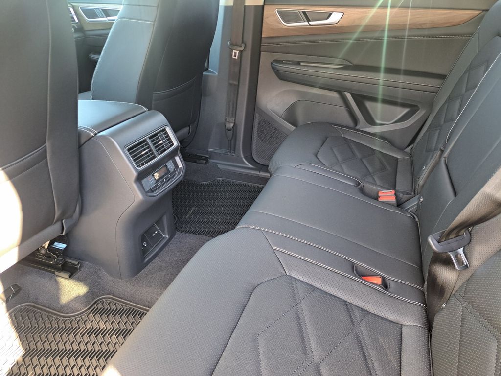 2026 Volkswagen Atlas SE w/Tech - Photo 22