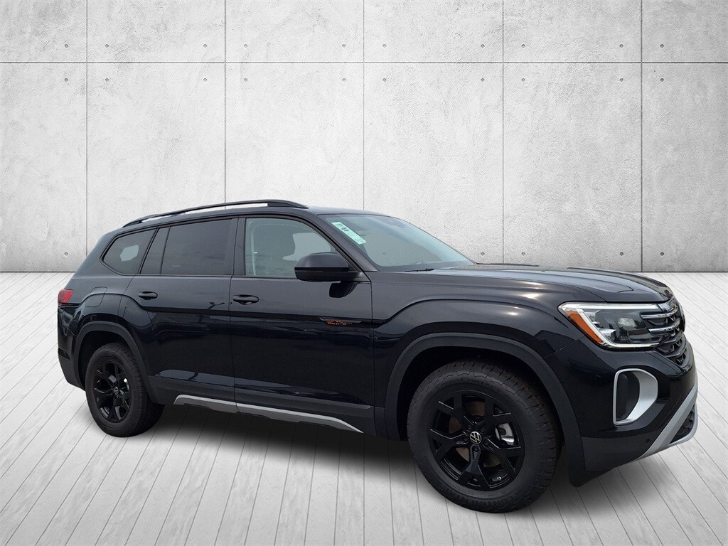 2025 Volkswagen Atlas SE Technology Peak Edition photo 2