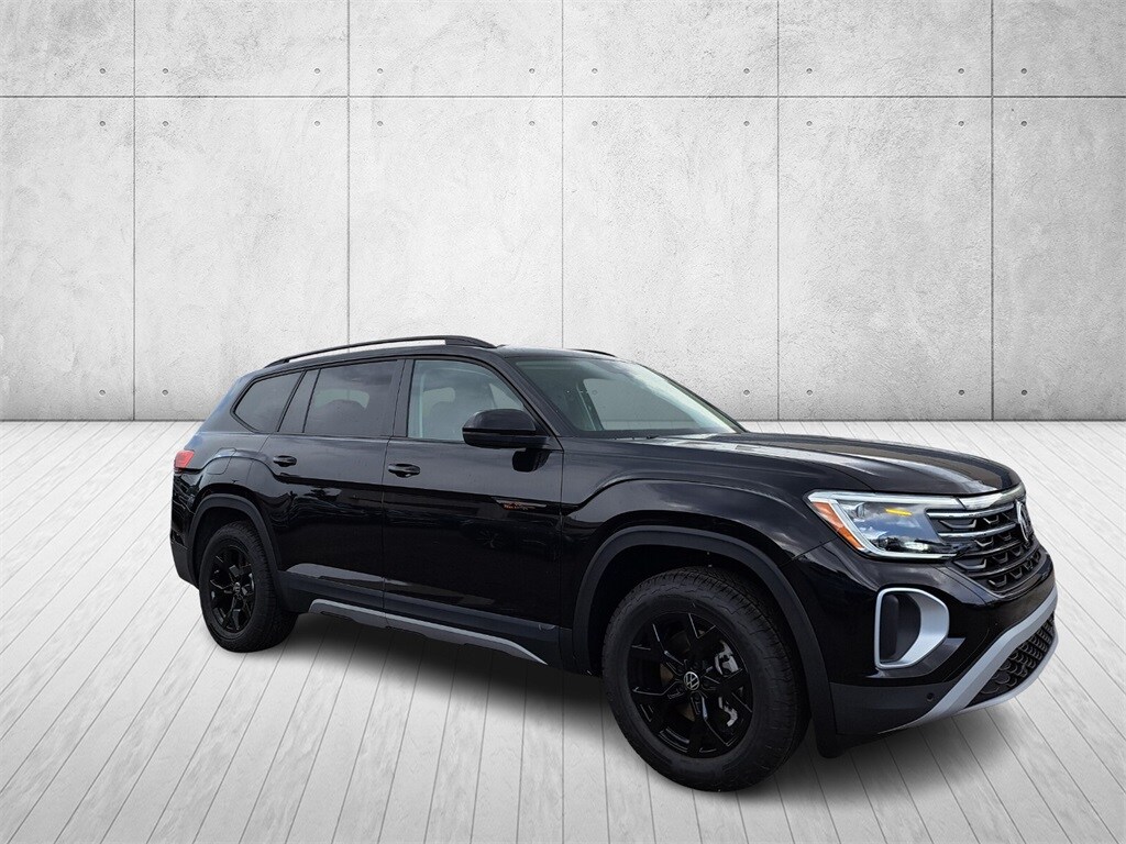 2025 Volkswagen Atlas SE Technology Peak Edition photo 2