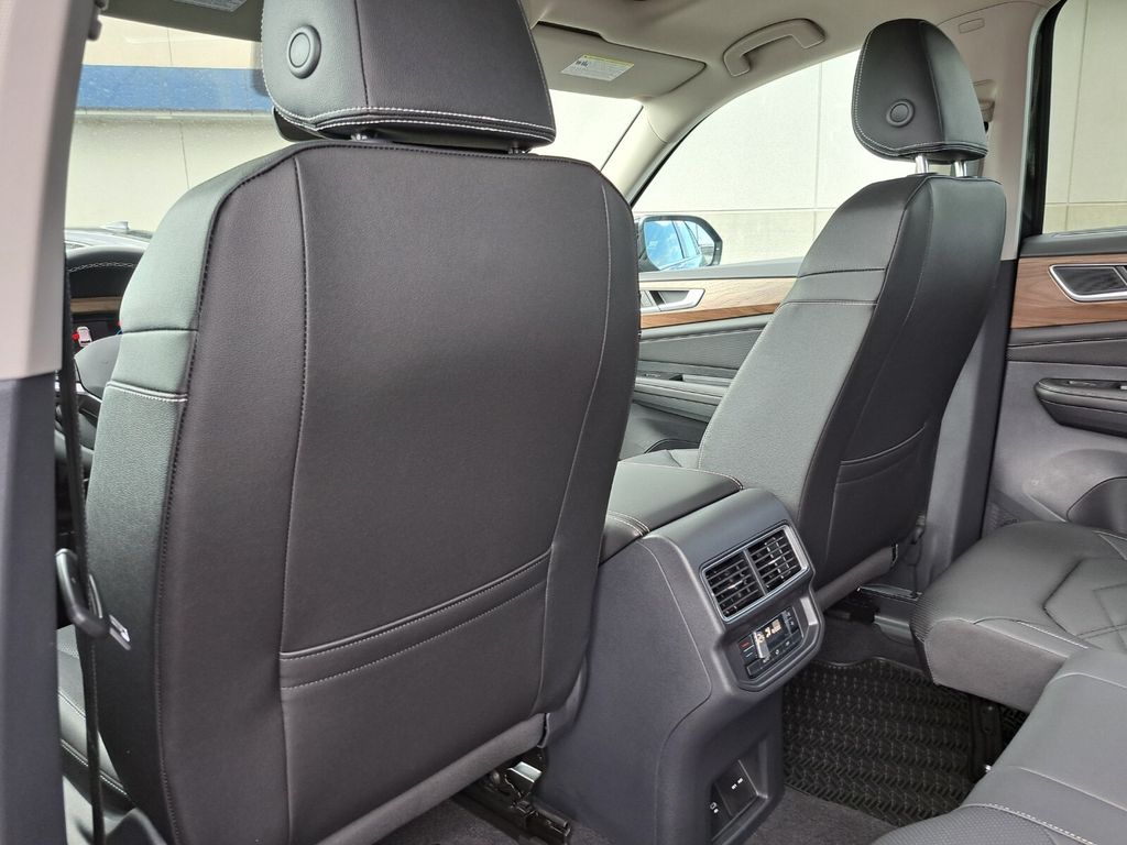 2026 Volkswagen Atlas SE w/Tech - Photo 23