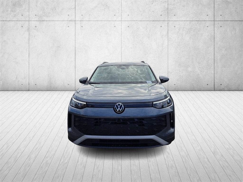 2025 Volkswagen Tiguan SE photo 2