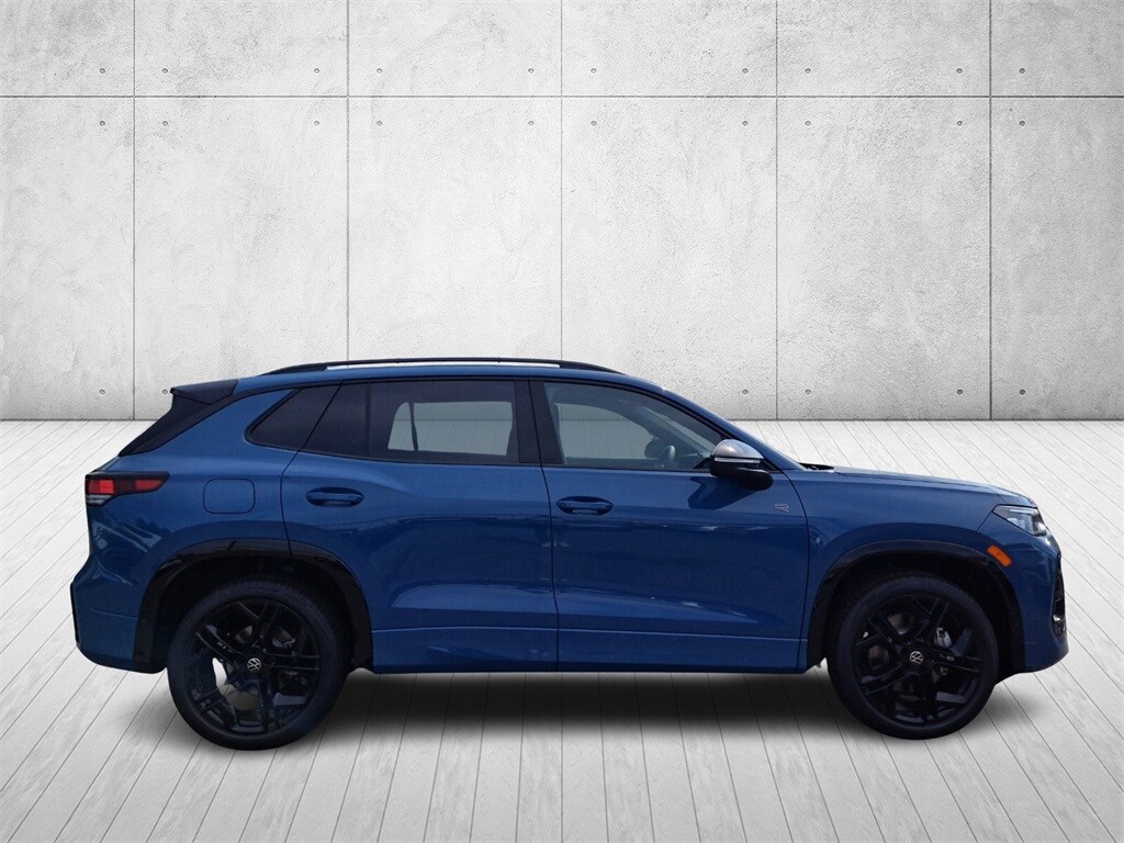2025 Volkswagen Tiguan SE R-Line Black photo 4