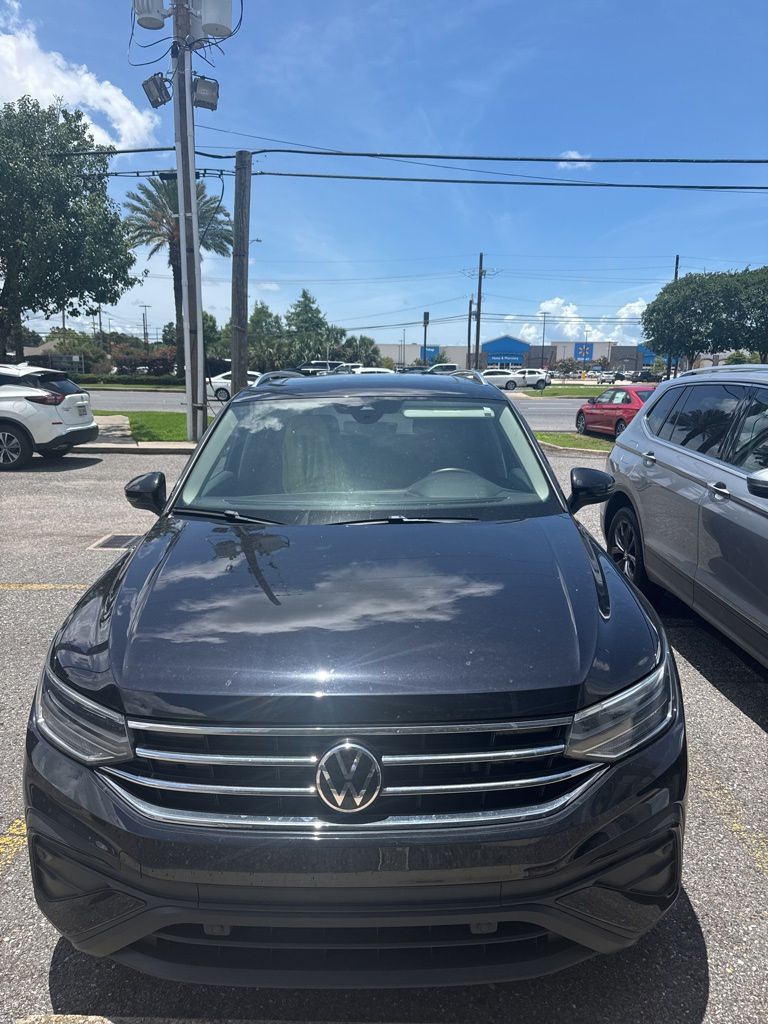 2023 Volkswagen Tiguan 2.0T SE's photo