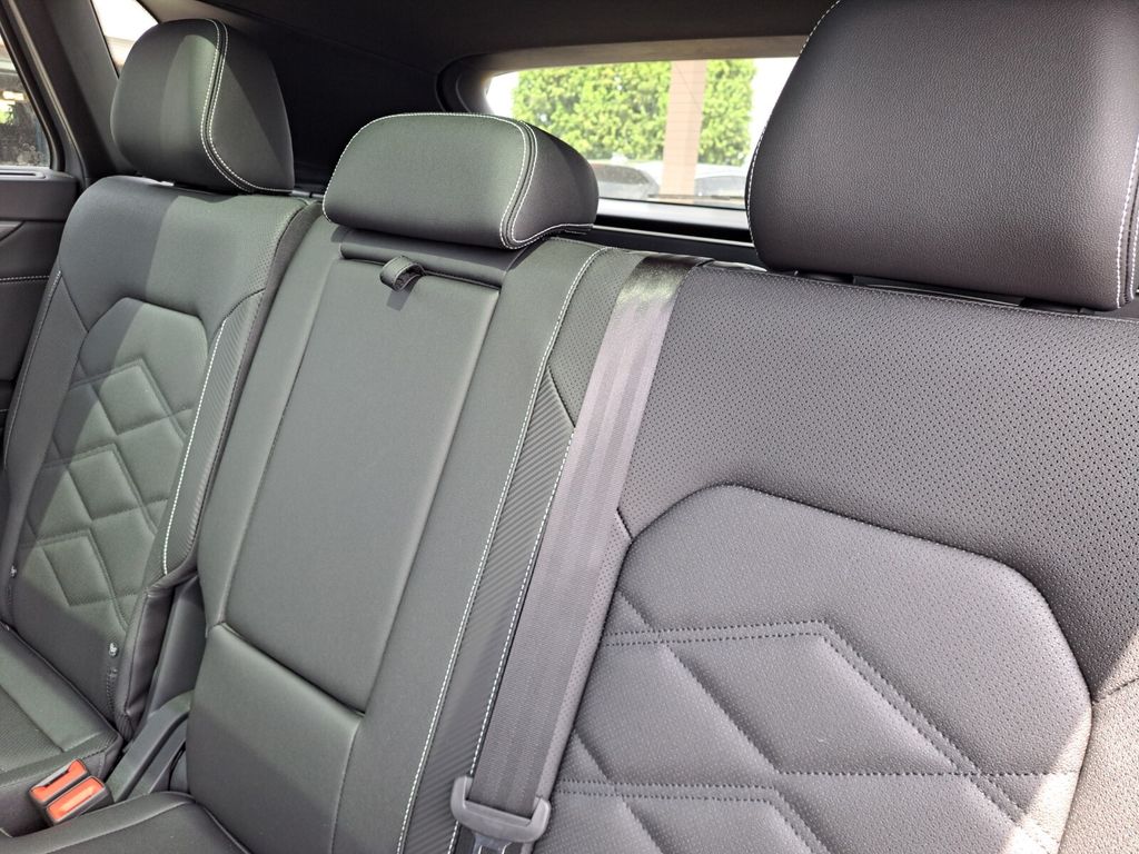 2026 Volkswagen Atlas Cross Sport SE w/Tech - Photo 25