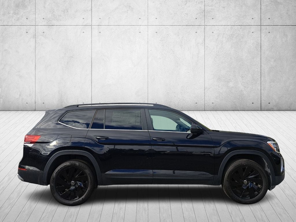 Used 2025 Volkswagen Atlas 2.0T SE w/Technology SUV