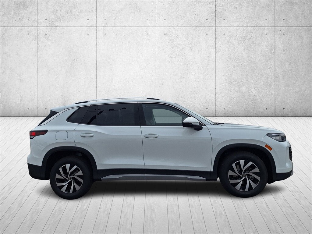 2025 Volkswagen Tiguan S photo 3
