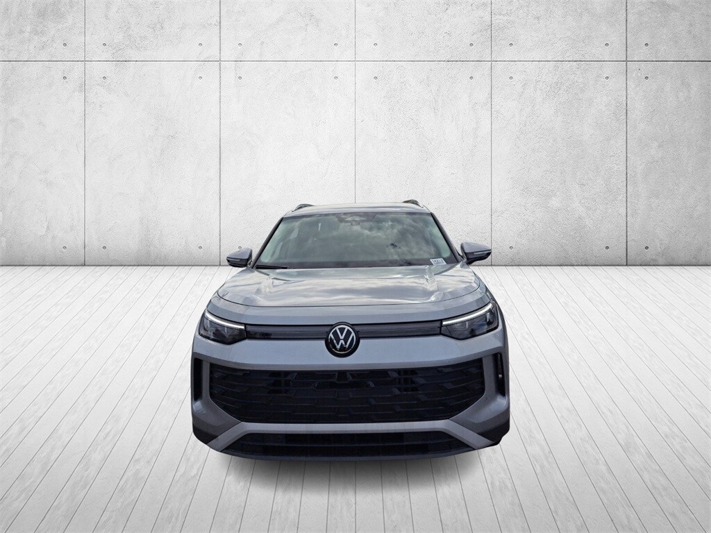 2025 Volkswagen Tiguan SE photo 2