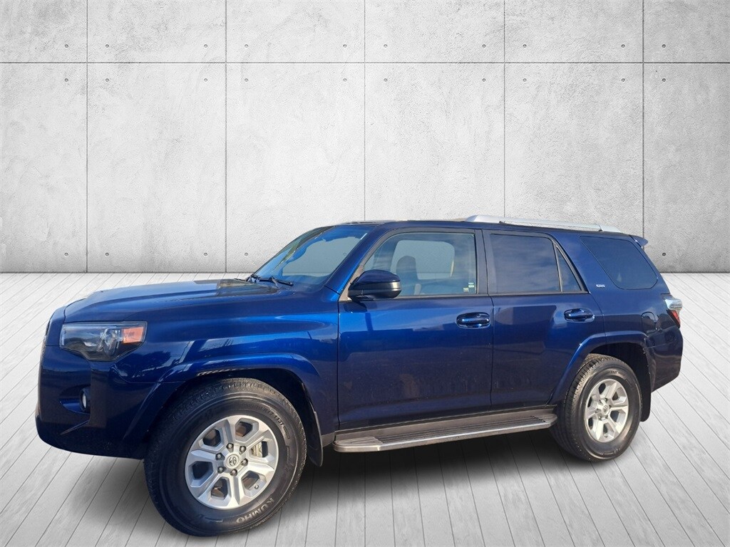 2018 Toyota 4Runner SR5 photo 2