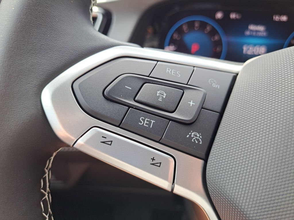 2026 Volkswagen Atlas Cross Sport SE w/Tech - Photo 14