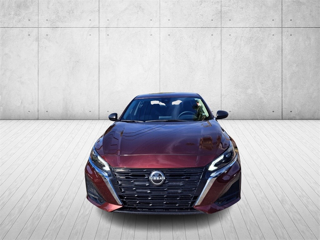 2024 Nissan Altima 2.5 SV photo 2