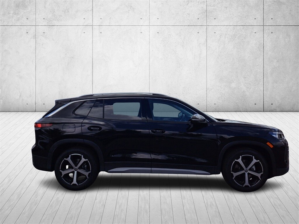2025 Volkswagen Tiguan SE photo 4