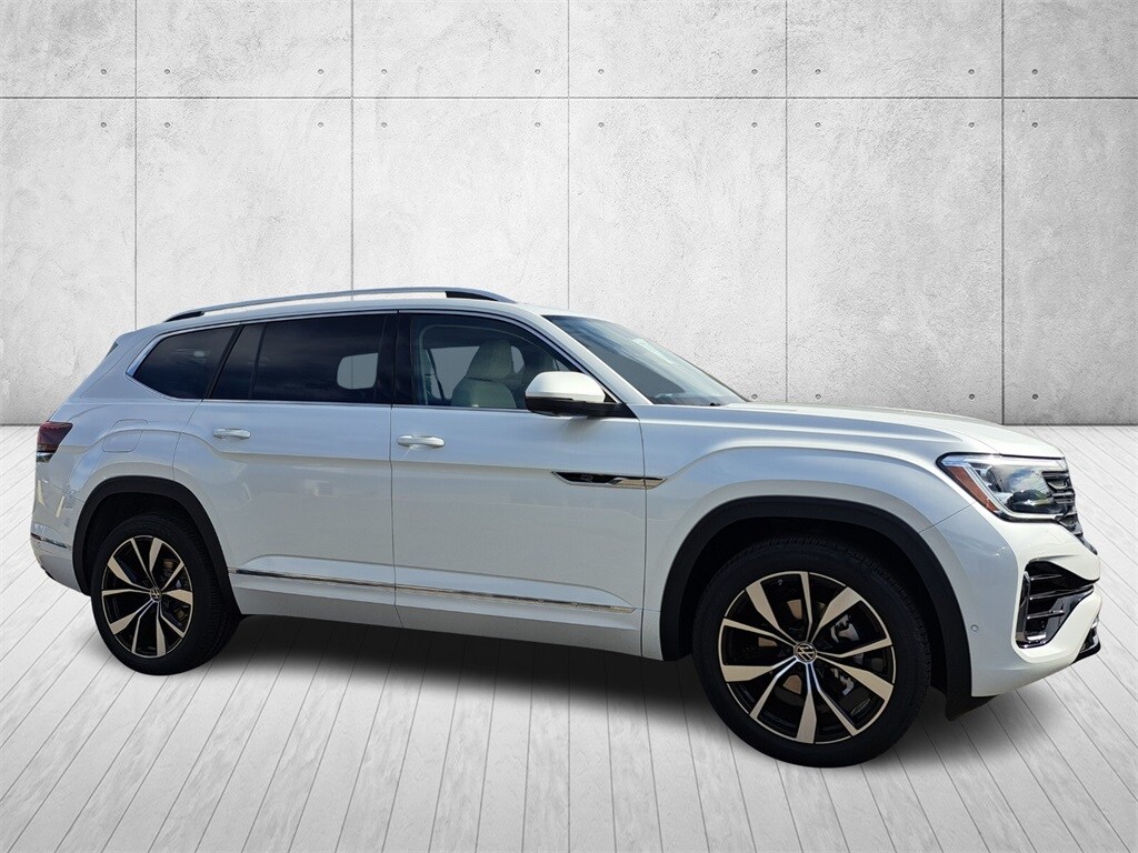 2026 Volkswagen Atlas SEL Premium R-Line photo 3